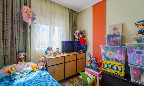 Resale - Terraced house / Townhouse - Punta Prima