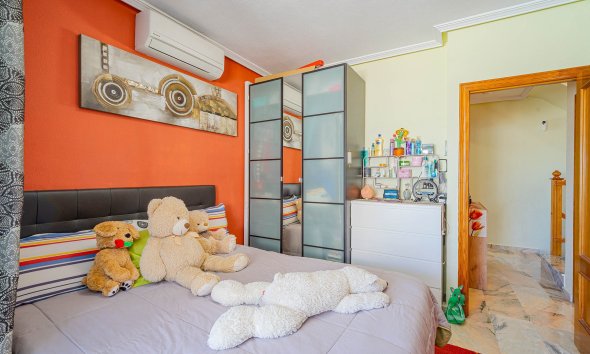 Resale - Terraced house / Townhouse - Punta Prima