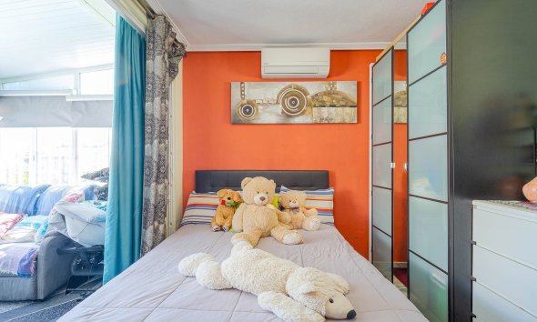 Resale - Terraced house / Townhouse - Punta Prima