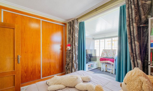 Resale - Terraced house / Townhouse - Punta Prima