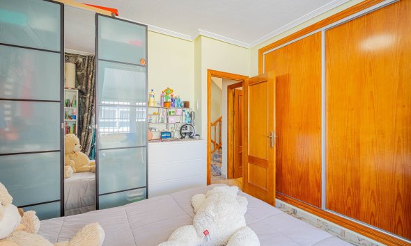 Resale - Terraced house / Townhouse - Punta Prima