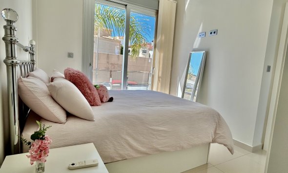 Resale - Villa - Orihuela Costa - Villamartin