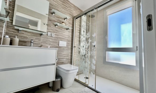 Resale - Villa - Orihuela Costa - Villamartin