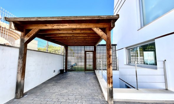 Resale - Villa - Orihuela Costa - Villamartin
