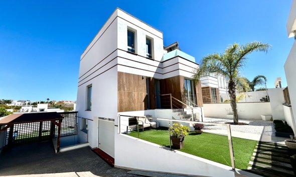 Resale - Villa - Orihuela Costa - Villamartin