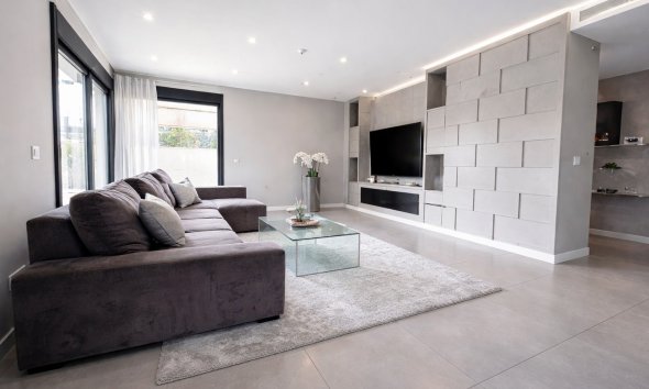 Resale - Villa - Torrevieja - Los Balcones