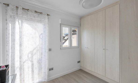 Resale - Villa - Guardamar del Segura - Urbanizaciones