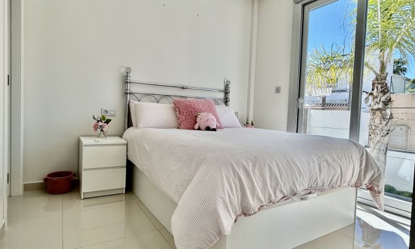 Resale - Villa - Orihuela Costa - Villamartin