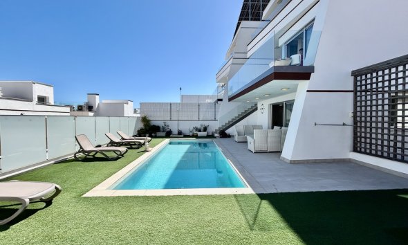 Resale - Villa - Orihuela Costa - Villamartin