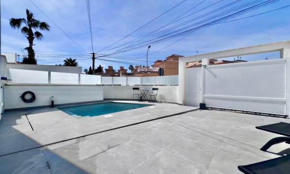 Resale - Villa - San Miguel de Salinas - Las filipinas