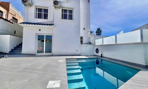 Resale - Villa - San Miguel de Salinas - Las filipinas