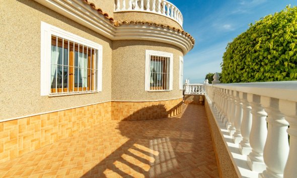 Resale - Villa - Torrevieja - Los Altos