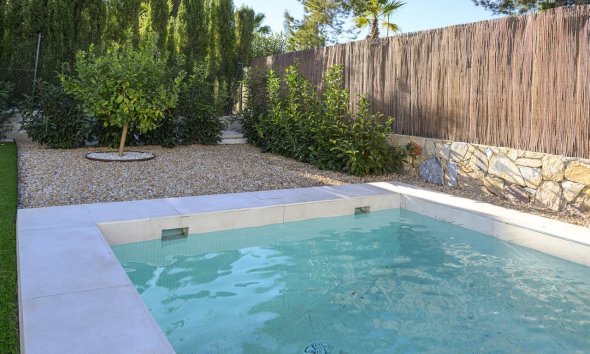 Resale - Villa - Orihuela Costa - Las Colinas Golf Resort