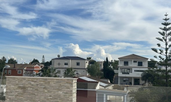 Resale - Villa - Torrevieja - Los Balcones