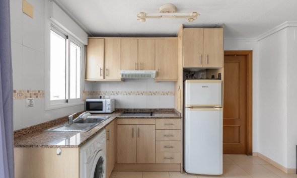 Resale - Apartment - Torrevieja - Playa de los locos