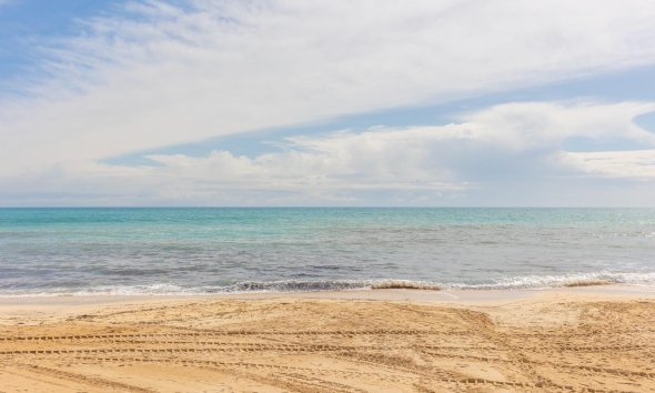 Resale - Apartment - Torrevieja - Playa de los locos