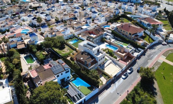 Resale - Villa - Torrevieja - Los balcones