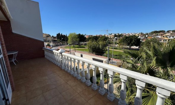 Resale - Villa - Torrevieja - Los balcones