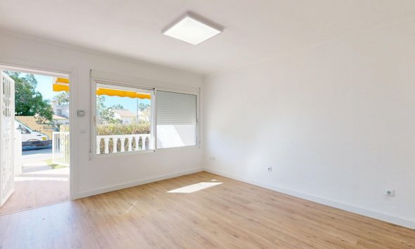 Resale - Apartment - Orihuela Costa - Villamartín