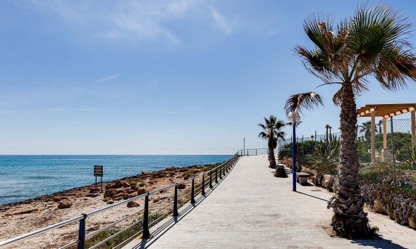 Obra nueva - Villa - Orihuela Costa - La Zenia