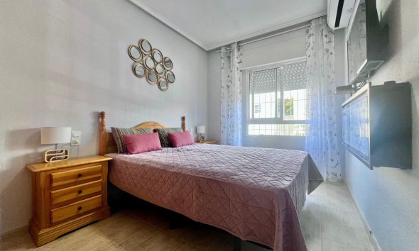 Resale - Apartment - Torrevieja - Acequion