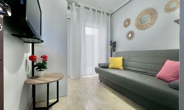 Resale - Apartment - Torrevieja - Acequion