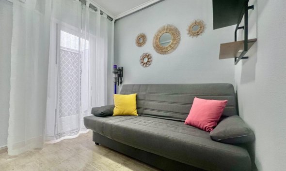 Resale - Apartment - Torrevieja - Acequion