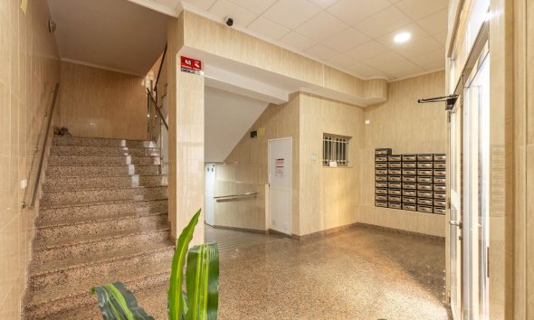 Resale - Apartment - Torrevieja - Habaneras