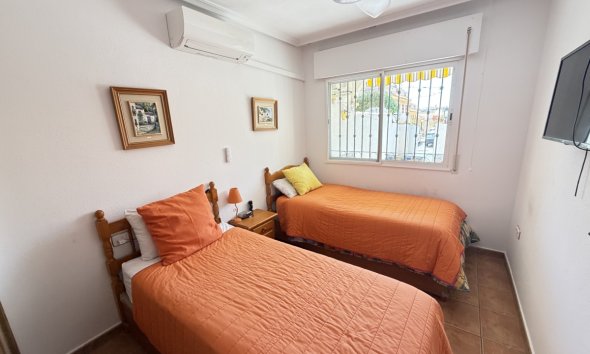 Resale - Bungalow - Orihuela Costa - La Zenia