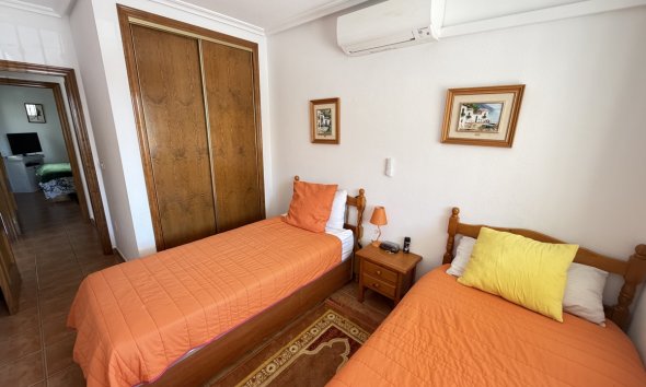 Resale - Bungalow - Orihuela Costa - La Zenia