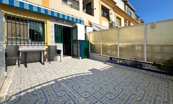 Resale - Terraced house / Townhouse - Orihuela Costa - La Zenia