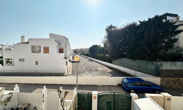 Resale - Terraced house / Townhouse - Orihuela Costa - La Zenia