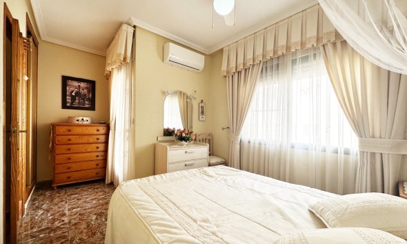 Resale - Terraced house / Townhouse - Orihuela Costa - La Zenia