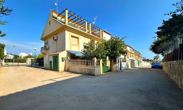 Resale - Terraced house / Townhouse - Orihuela Costa - La Zenia