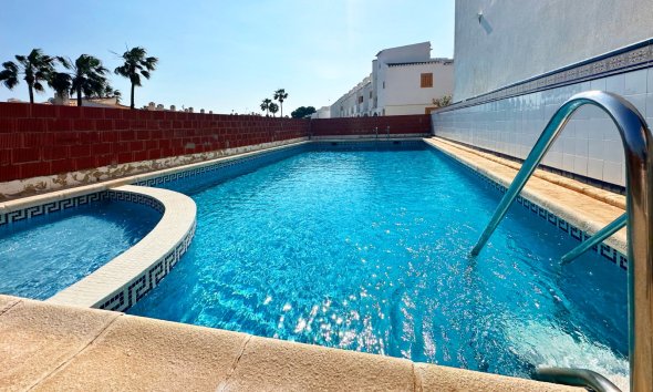 Resale - Terraced house / Townhouse - Orihuela Costa - La Zenia