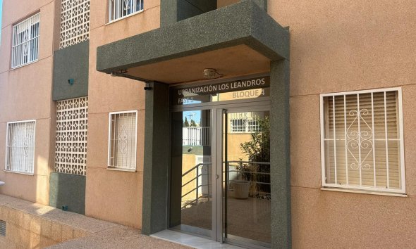 Resale - Apartment - Torrevieja - La Mata