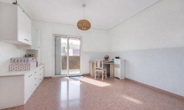 Resale - Apartment - Torrevieja - Parque de Las Naciones