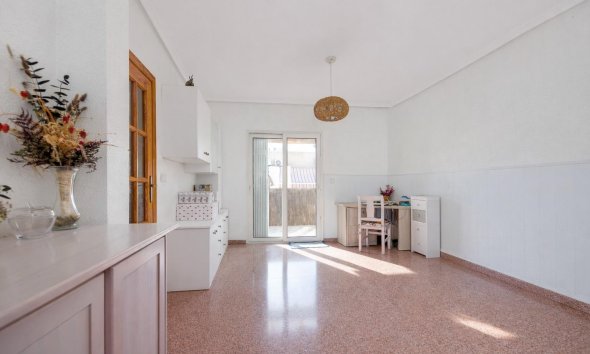 Resale - Apartment - Torrevieja - Parque de Las Naciones