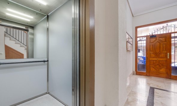 Resale - Apartment - Torrevieja - Parque de Las Naciones