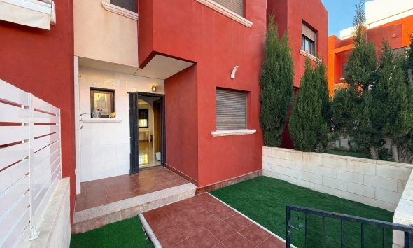 Resale - Terraced house / Townhouse - Torrevieja - Aguas Nuevas