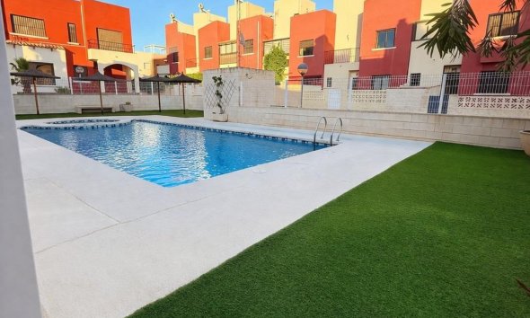 Resale - Terraced house / Townhouse - Torrevieja - Aguas Nuevas