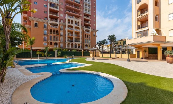 Resale - Apartment - Torrevieja - Aldea del mar