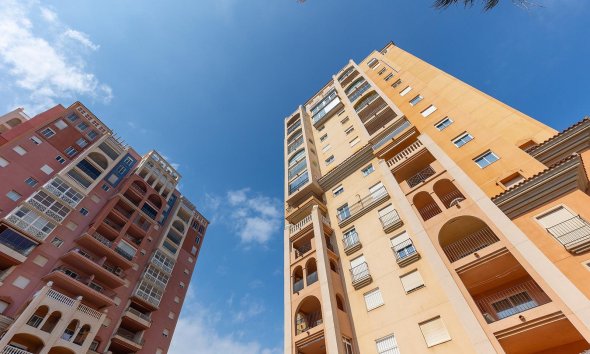 Resale - Apartment - Torrevieja - Aldea del mar