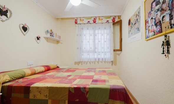 Resale - Apartment - Torrevieja - Playa del Acequión