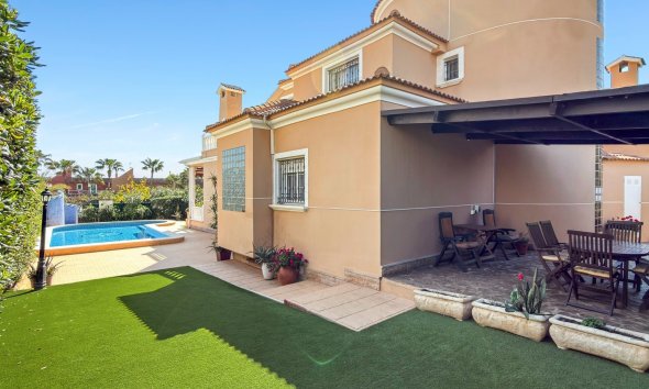 Resale - Villa - Torrevieja - Torrelamata - La Mata