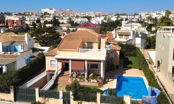 Resale - Villa - Torrevieja - Torrelamata - La Mata