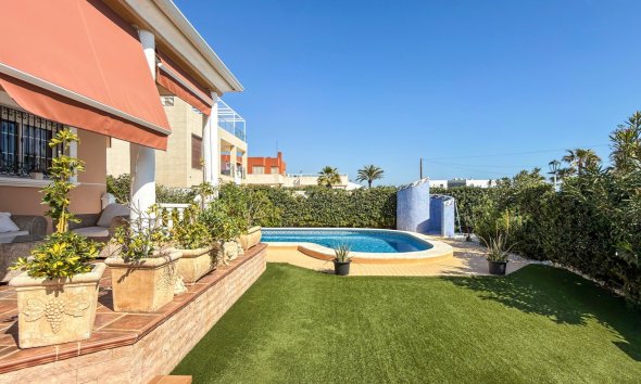 Resale - Villa - Torrevieja - Torrelamata - La Mata