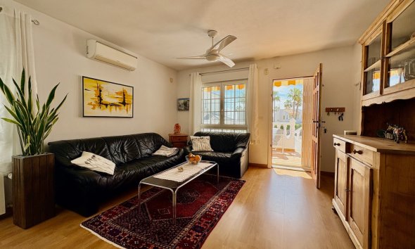 Resale - Villa - Orihuela - Villamartin