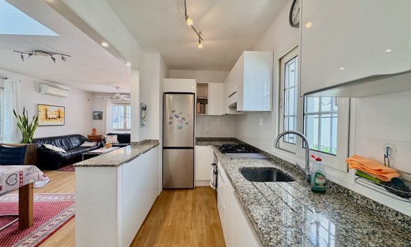 Resale - Villa - Orihuela - Villamartin