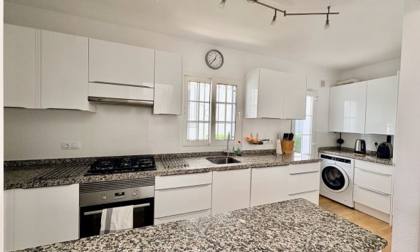 Resale - Villa - Orihuela - Villamartin